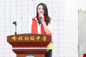 九州(中国)集团陈文舒一行到湛江爱心助学